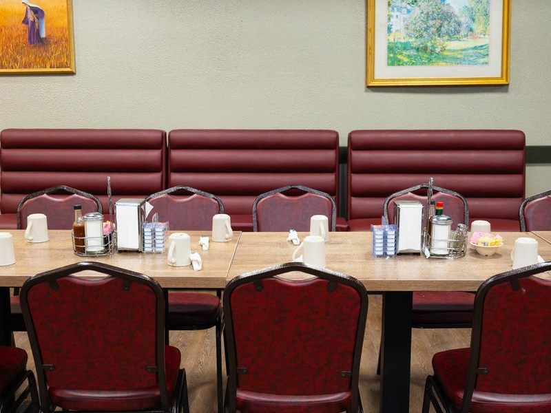 Skillet & Grill Inc interior